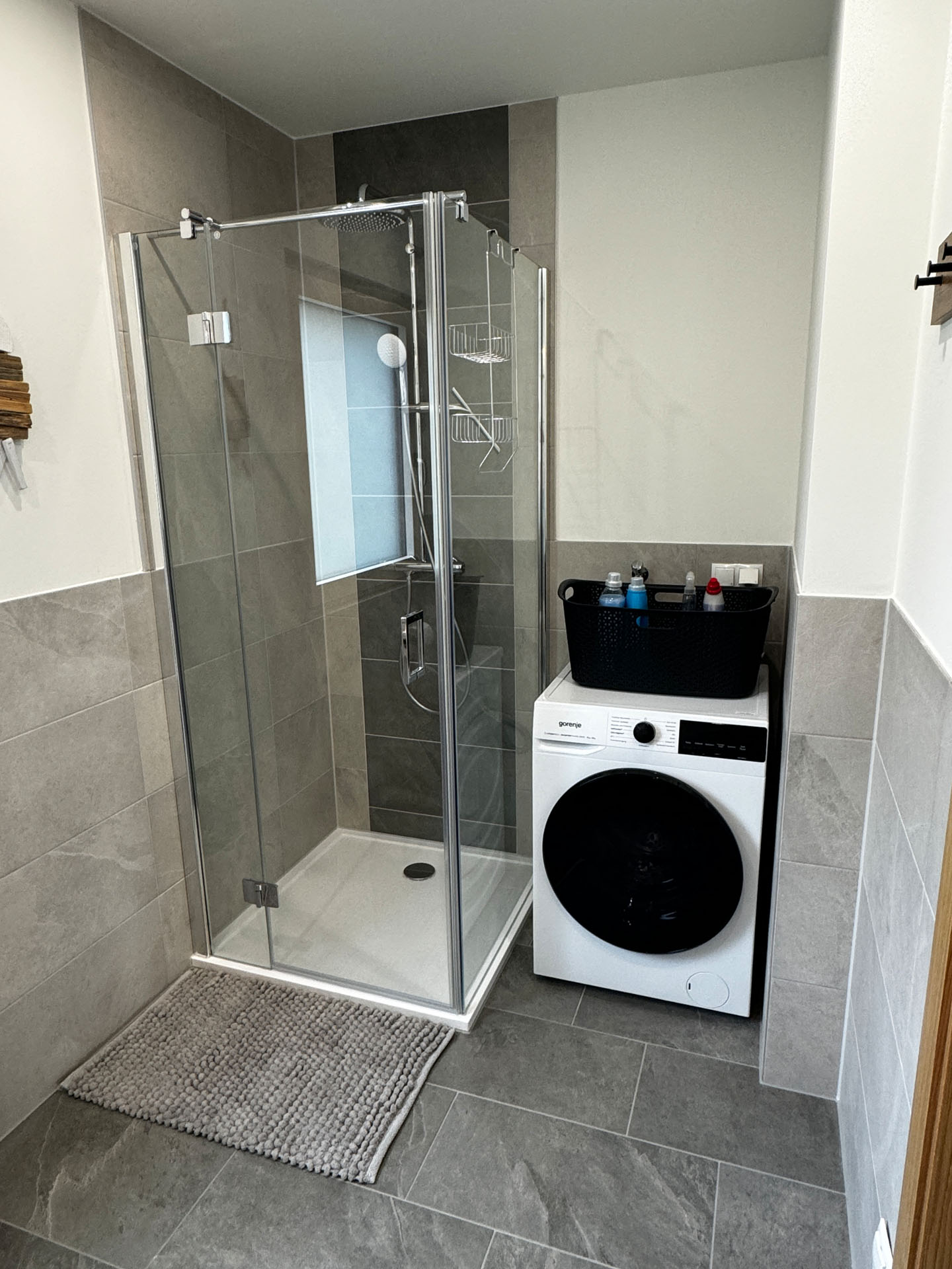 bad eg almrausch mit waschmaschine