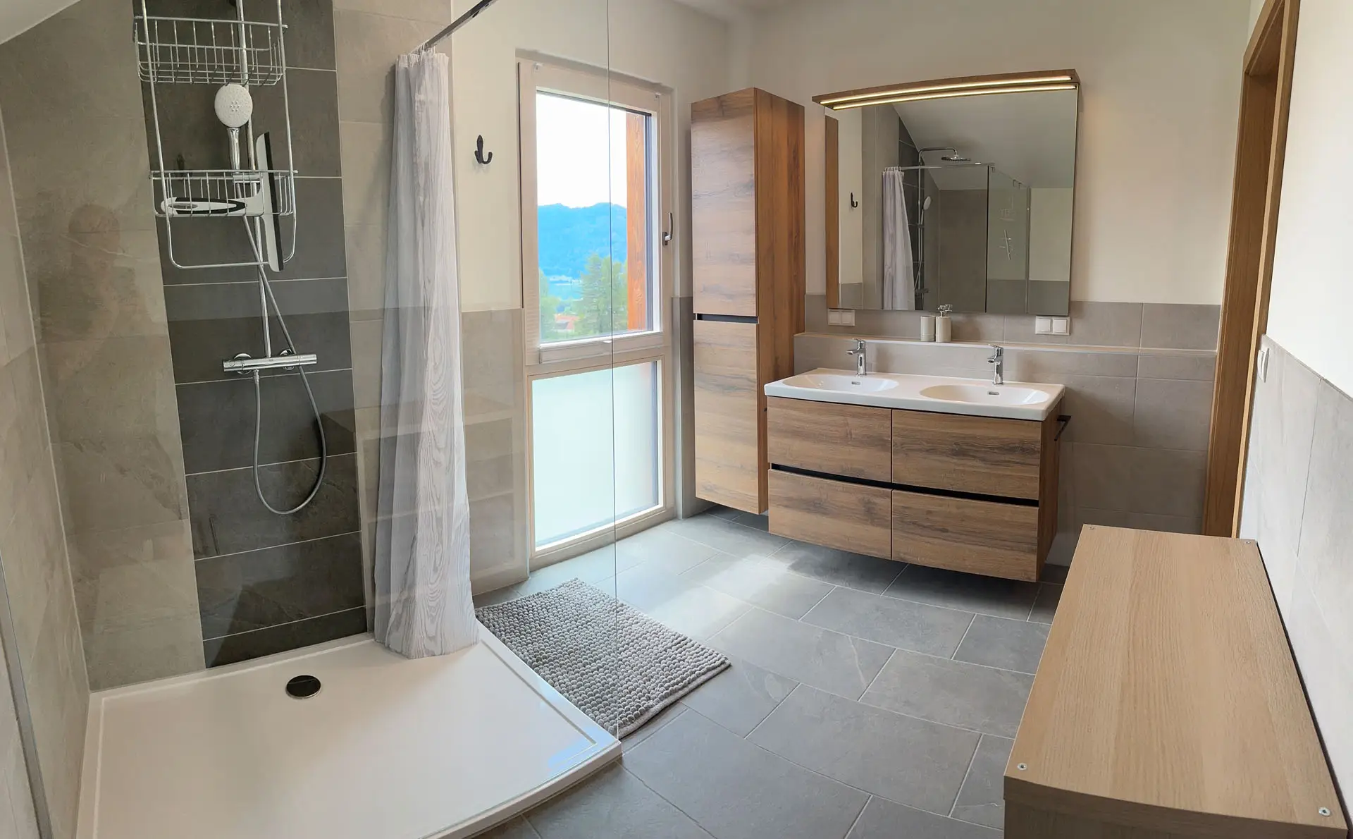 Badezimmer - Ferienhäuser Almrausch & Steinrose